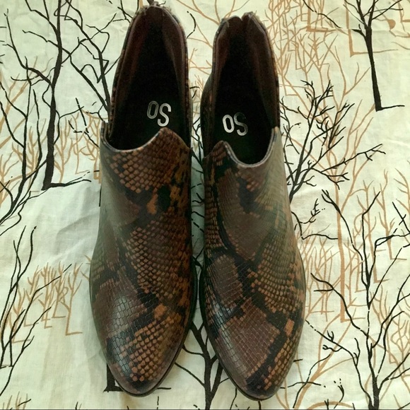 NEW SO Barb Snake-Pattern Ankle Booties Size 9 - Picture 3 of 8
